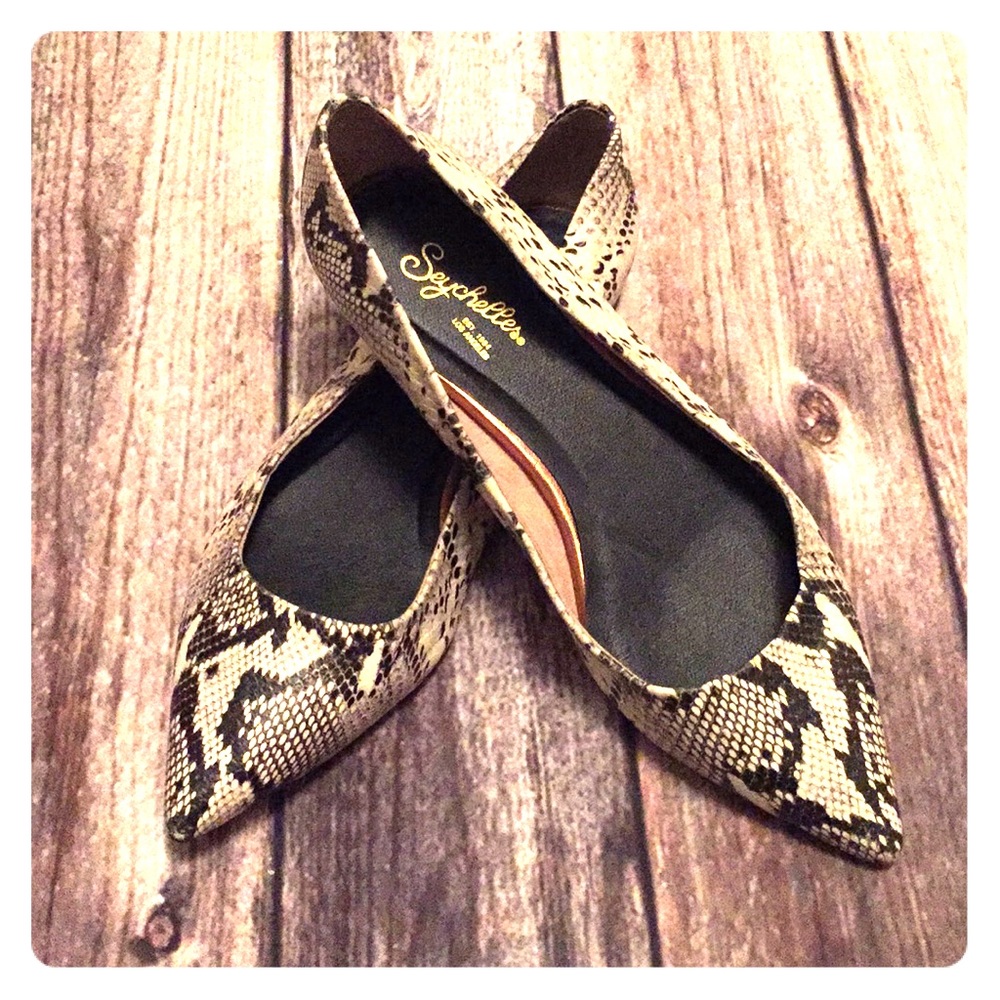Seychelles Snakeskin Print Pointed Flats Size:7